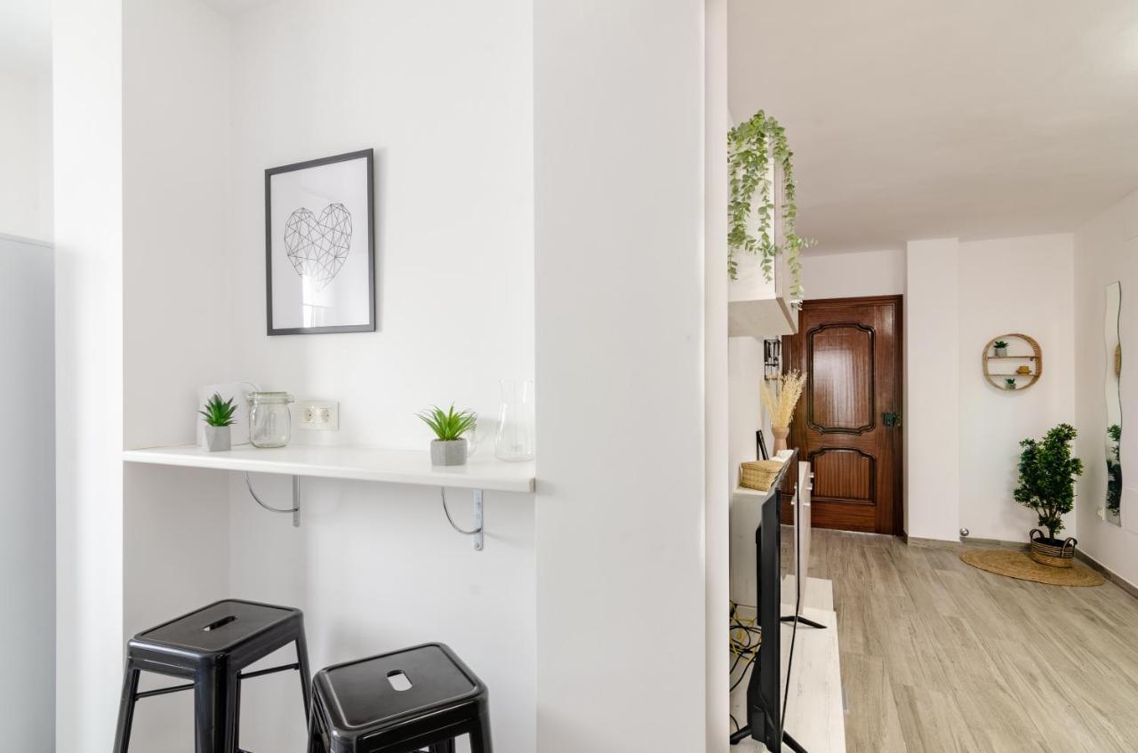Wintowinrentals Your Home Steps From The Center مالقة المظهر الخارجي الصورة