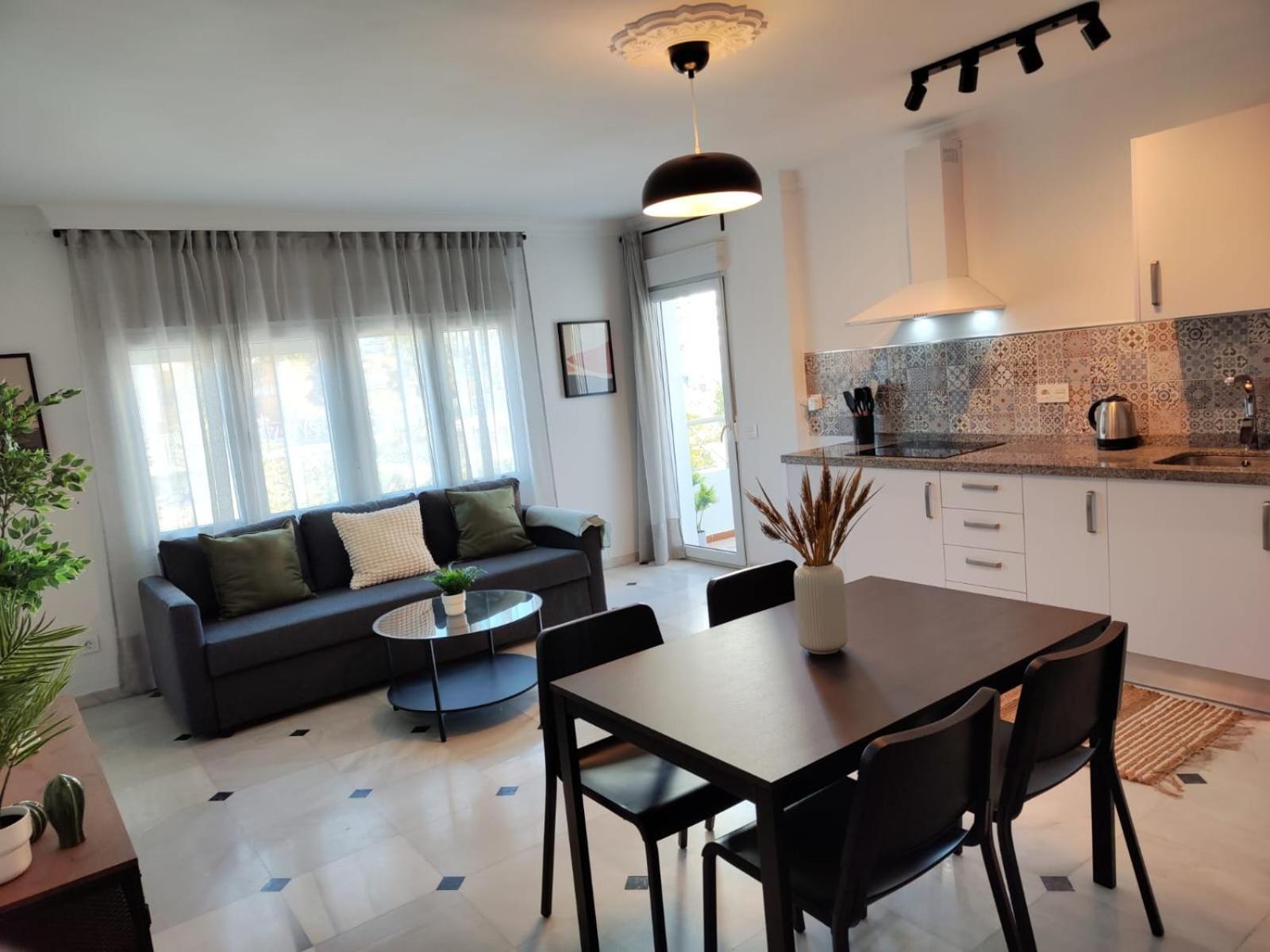 Wintowinrentals Your Home Steps From The Center مالقة المظهر الخارجي الصورة